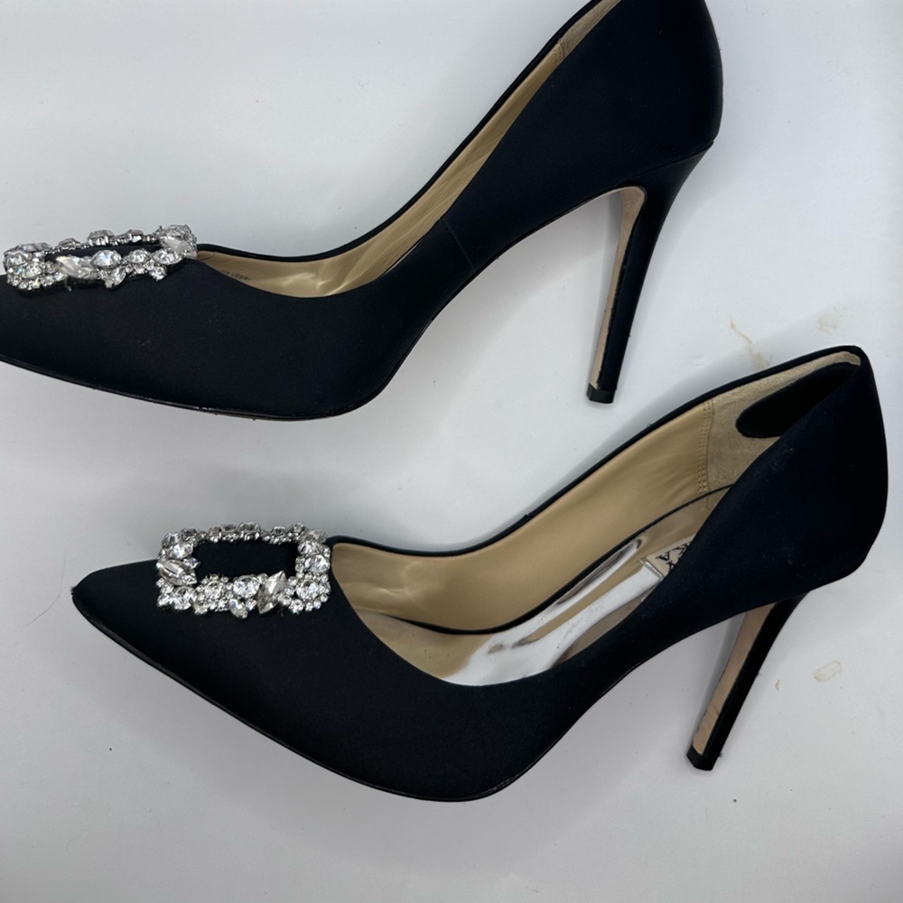 BADGLEY MISCHKA: black satin Cher Evening Pumps worn for 4 hours